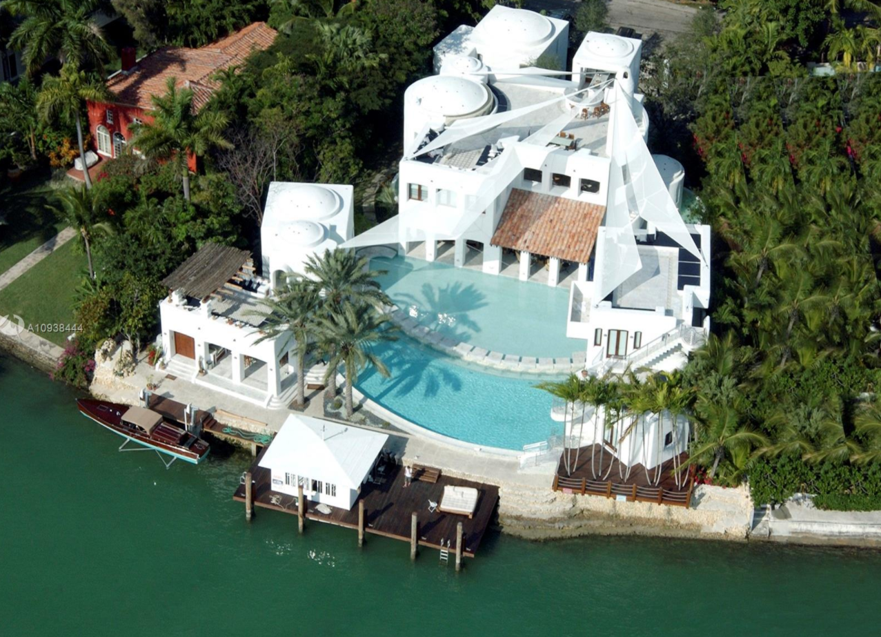 Casas de lujo a la orilla del mar en Miami